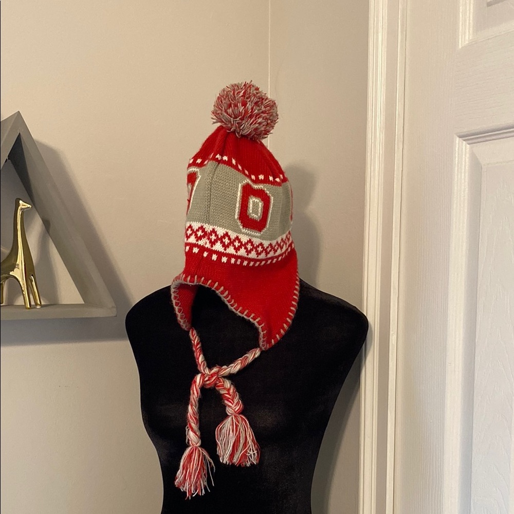 OHIO STATE Red Gray & White Winter Hat, OS fits all, NWOT super cute & warm!
